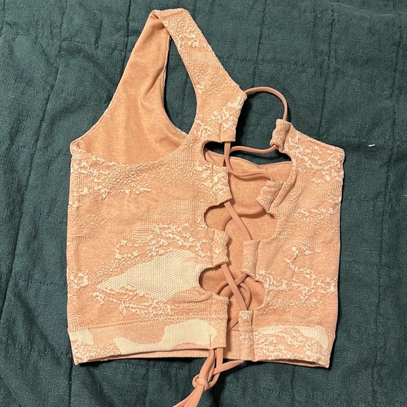 Gymshark Camo Adapt Asymmetrical lace up top - Picture 2 of 2